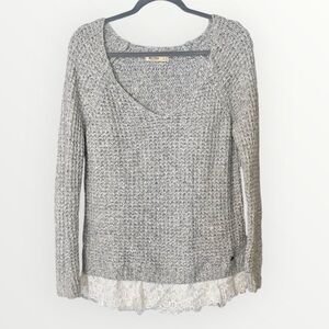 Hollister Grey Lace Trim V-Neck Knit Sweater Size Large
